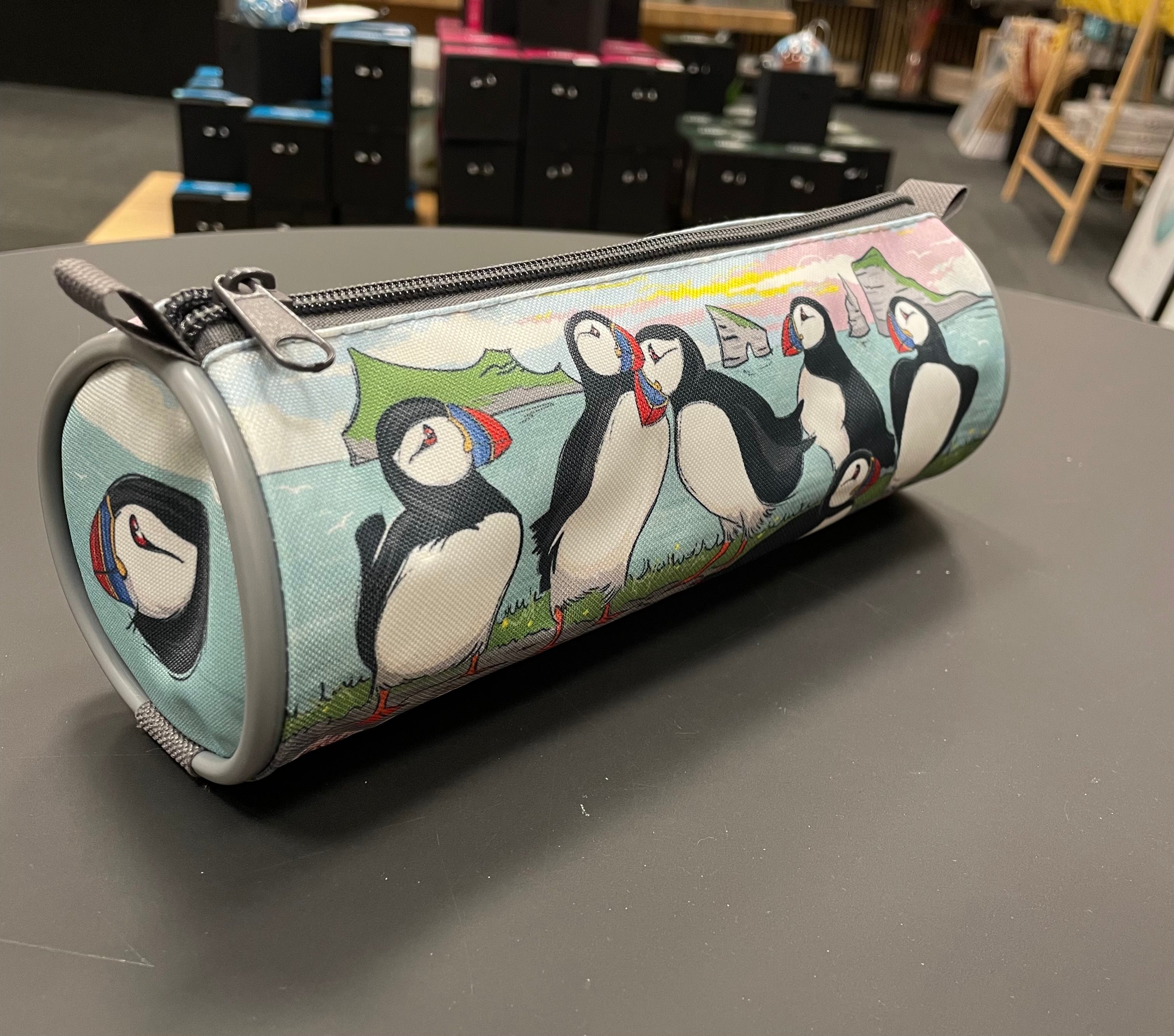 Pennahúsi við lundum