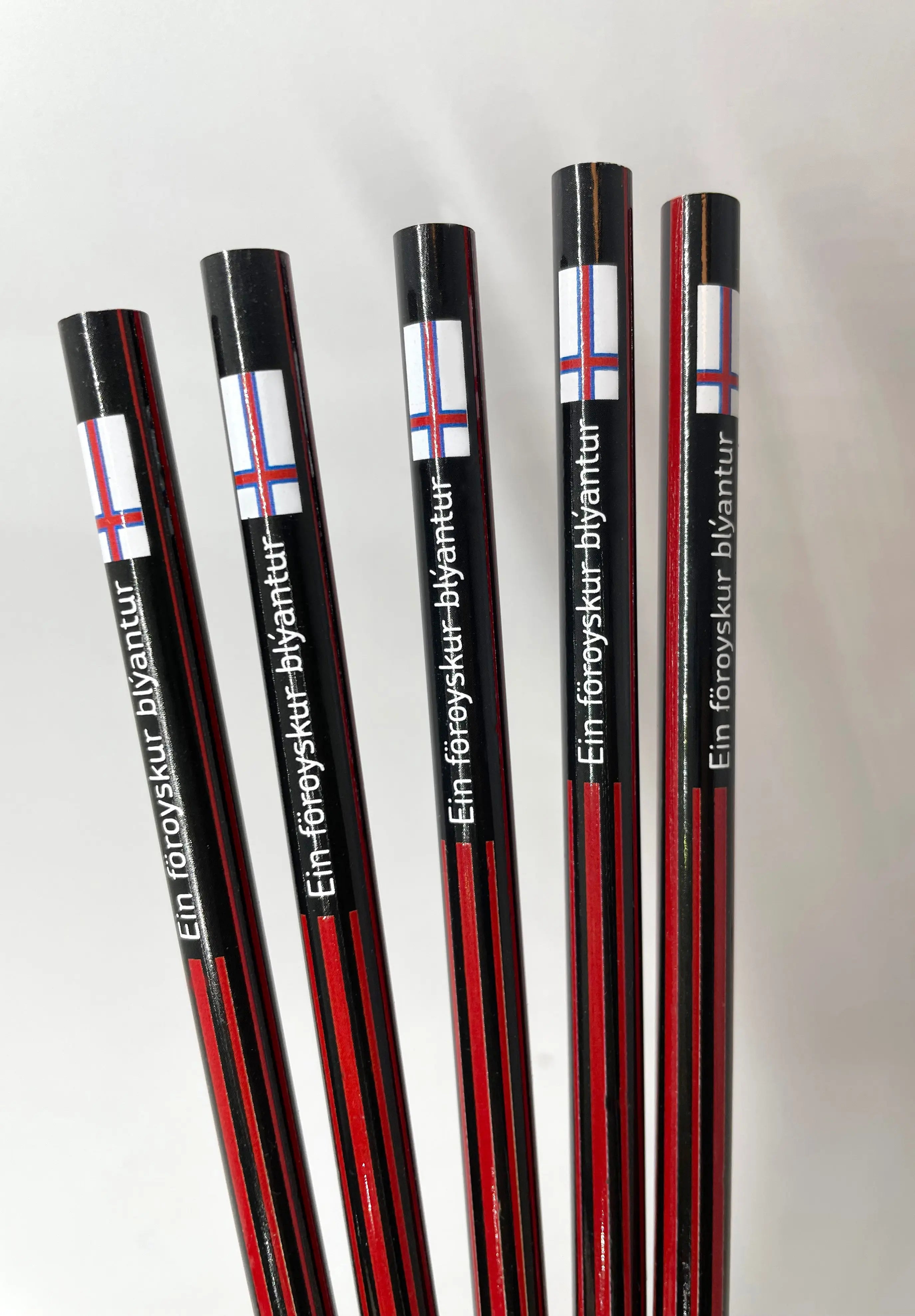 Pencil - Faroese red/black pattern FJORD